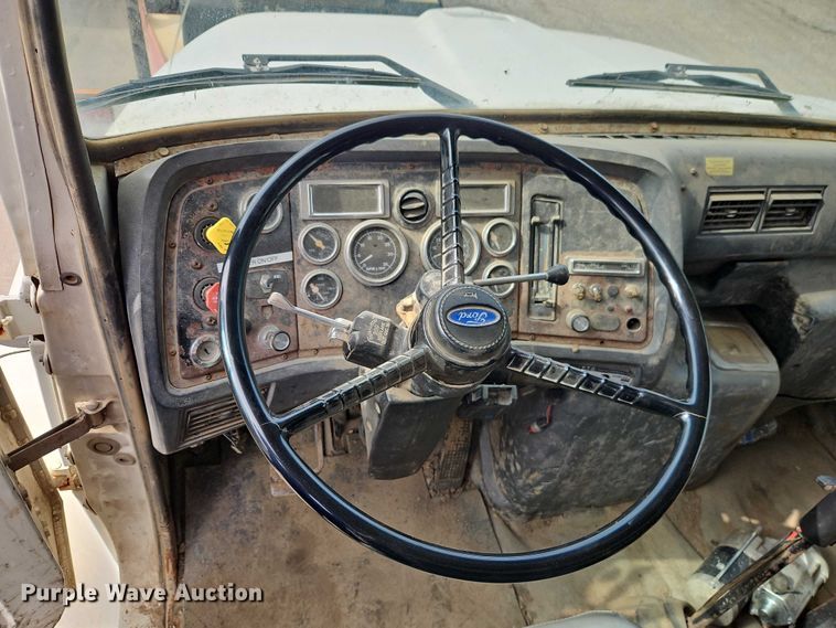 image for item EO7298 1995 Ford LN8000 dump truck