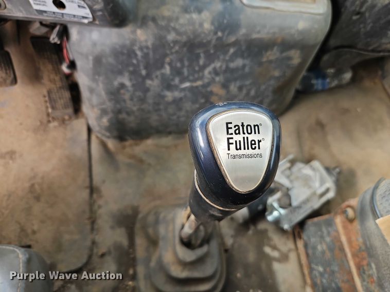 image for item EO7298 1995 Ford LN8000 dump truck