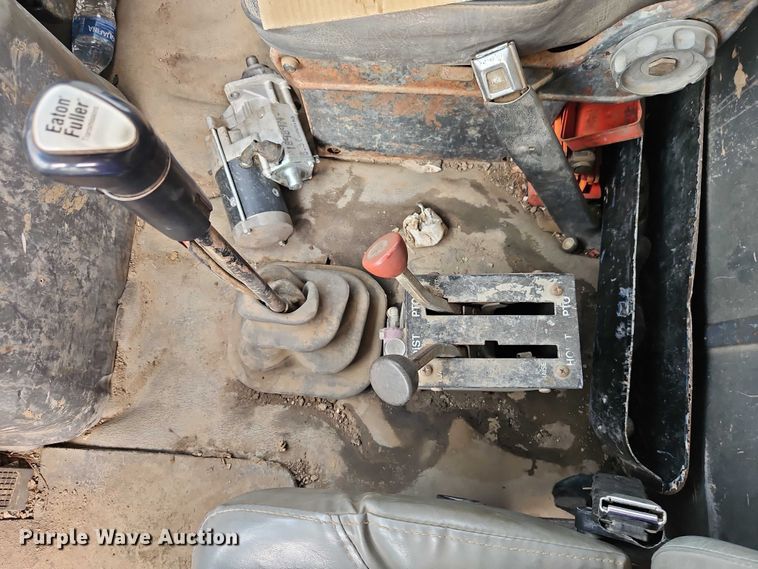 image for item EO7298 1995 Ford LN8000 dump truck