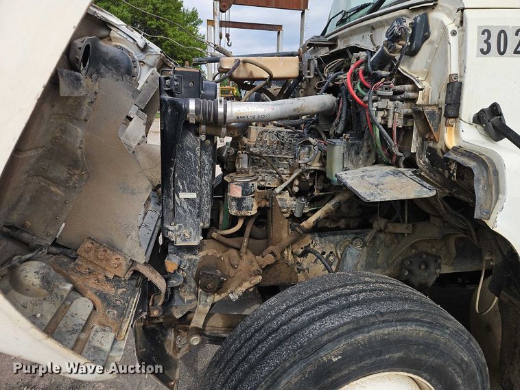 image for item EO7298 1995 Ford LN8000 dump truck