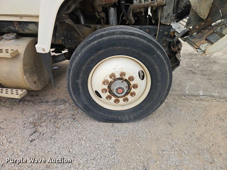 image for item EO7298 1995 Ford LN8000 dump truck