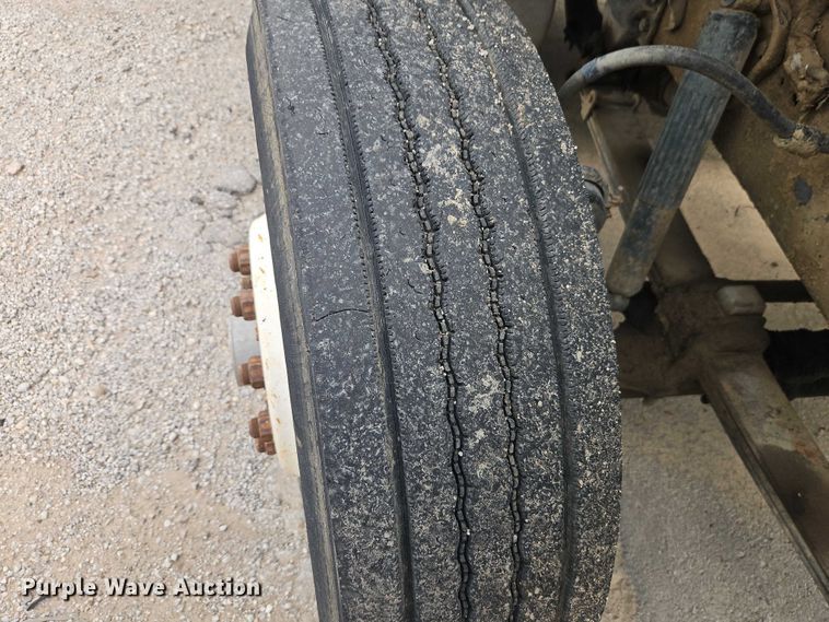 image for item EO7298 1995 Ford LN8000 dump truck