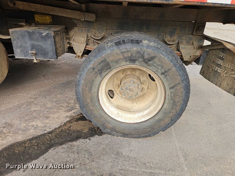 image for item EO7298 1995 Ford LN8000 dump truck
