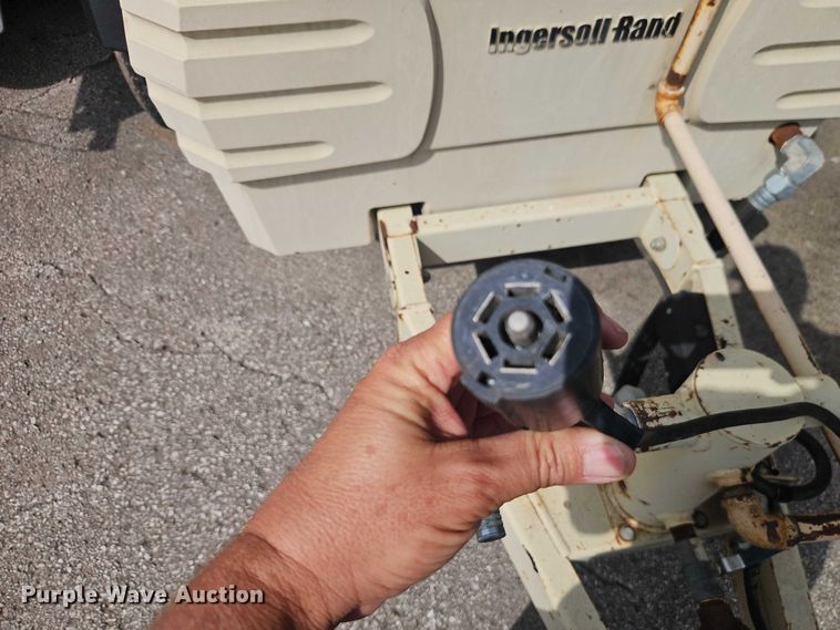 image for item EO7301 2006 Ingersoll Rand 185 air compressor