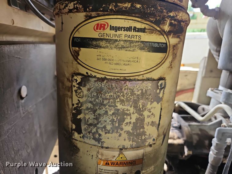 image for item EO7301 2006 Ingersoll Rand 185 air compressor