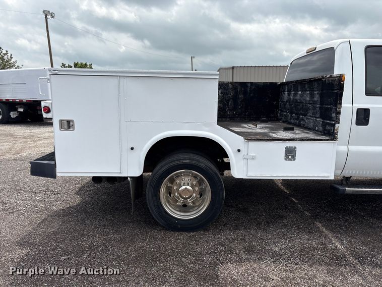 image for item EQ1458 2011 Ford F550 Super Duty  Crew Cab utility / service truck