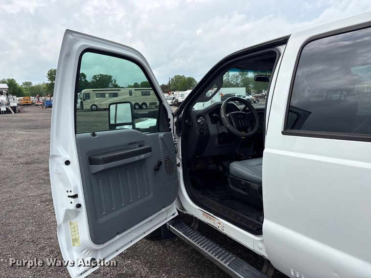 image for item EQ1458 2011 Ford F550 Super Duty  Crew Cab utility / service truck