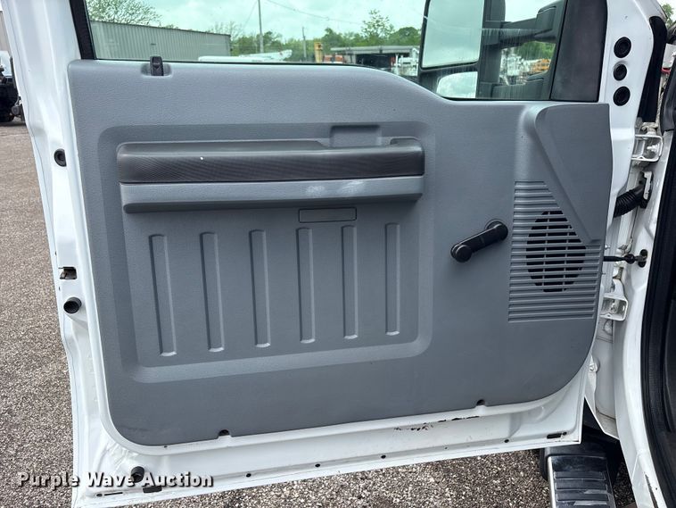 image for item EQ1458 2011 Ford F550 Super Duty  Crew Cab utility / service truck