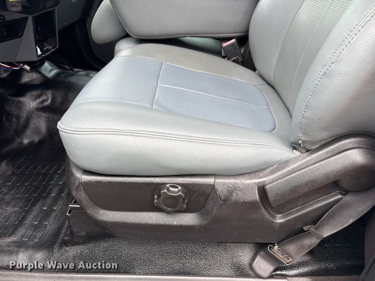 image for item EQ1458 2011 Ford F550 Super Duty  Crew Cab utility / service truck