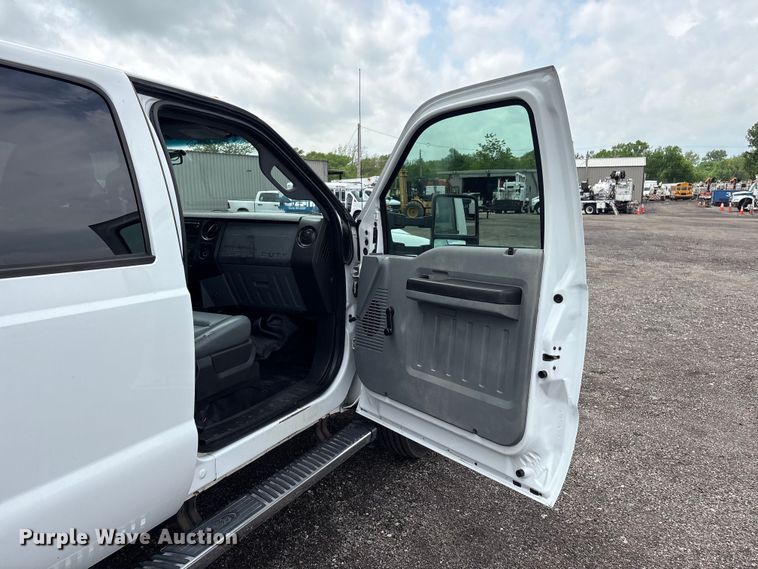 image for item EQ1458 2011 Ford F550 Super Duty  Crew Cab utility / service truck