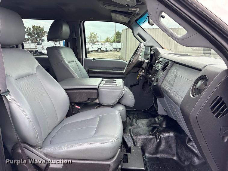 image for item EQ1458 2011 Ford F550 Super Duty  Crew Cab utility / service truck