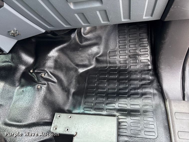 image for item EQ1458 2011 Ford F550 Super Duty  Crew Cab utility / service truck