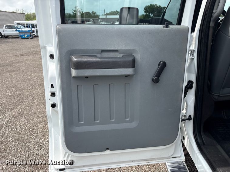 image for item EQ1458 2011 Ford F550 Super Duty  Crew Cab utility / service truck