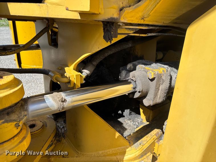 image for item ER0468 1996 Caterpillar 834B wheeled dozer