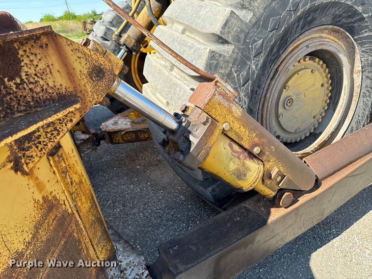 image for item ER0468 1996 Caterpillar 834B wheeled dozer