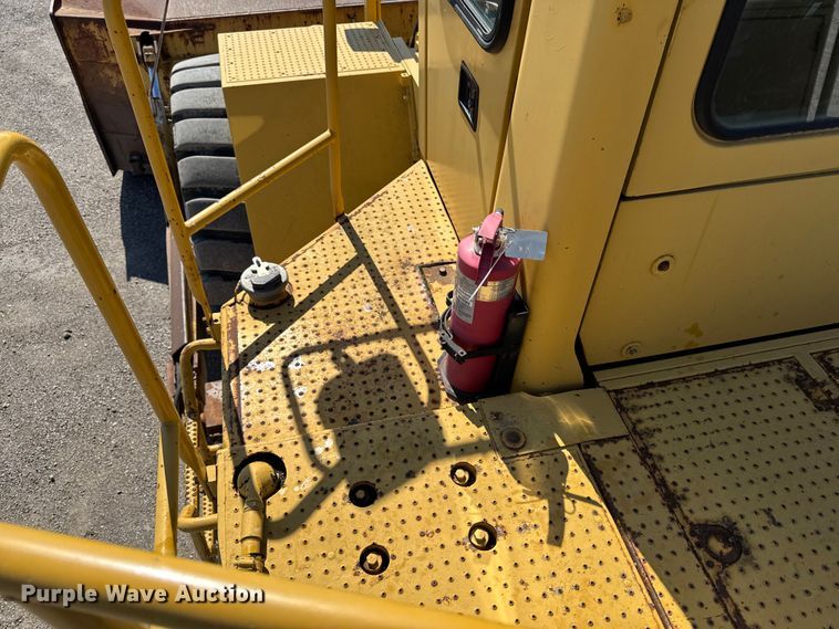 image for item ER0468 1996 Caterpillar 834B wheeled dozer