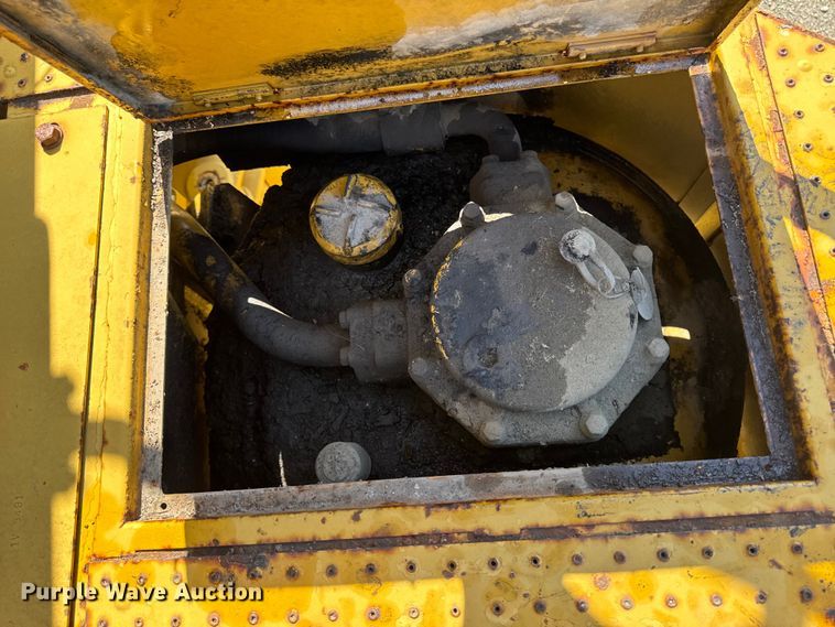 image for item ER0468 1996 Caterpillar 834B wheeled dozer