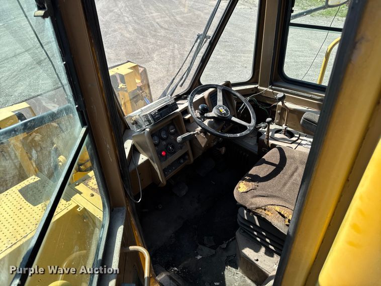 image for item ER0468 1996 Caterpillar 834B wheeled dozer
