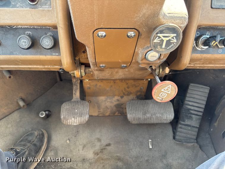 image for item ER0468 1996 Caterpillar 834B wheeled dozer