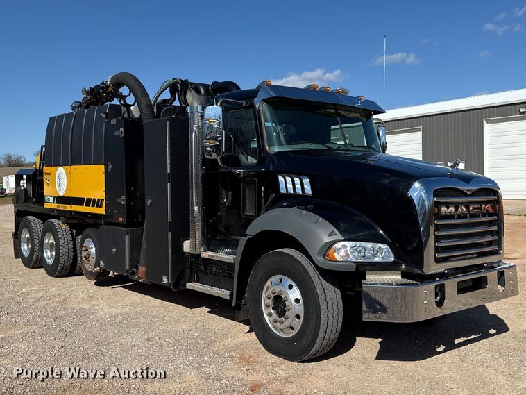 image for item ES5979 2023 Mack Granite hydrovac truck