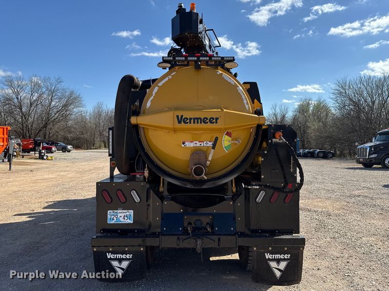 image for item ES5979 2023 Mack Granite hydrovac truck