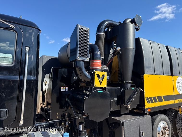 image for item ES5979 2023 Mack Granite hydrovac truck