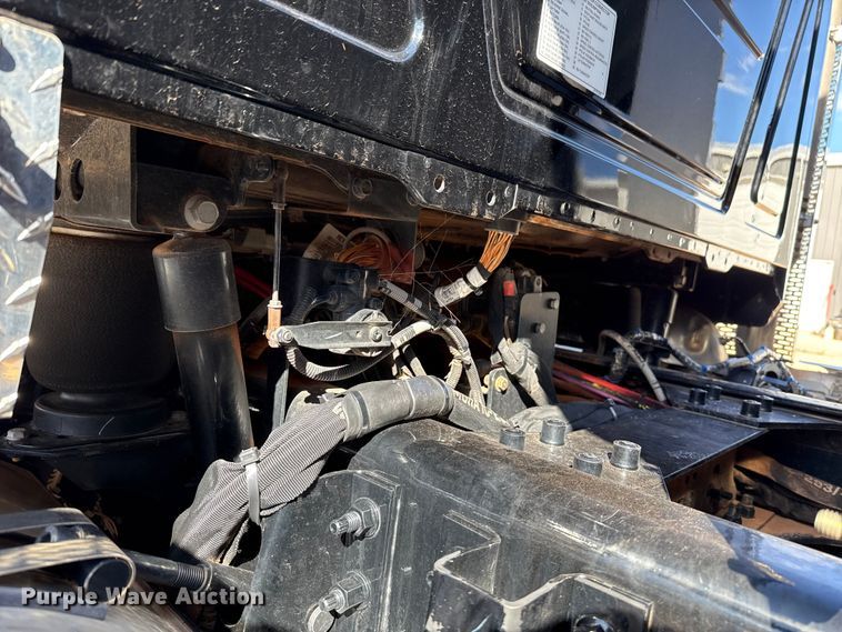 image for item ES5979 2023 Mack Granite hydrovac truck