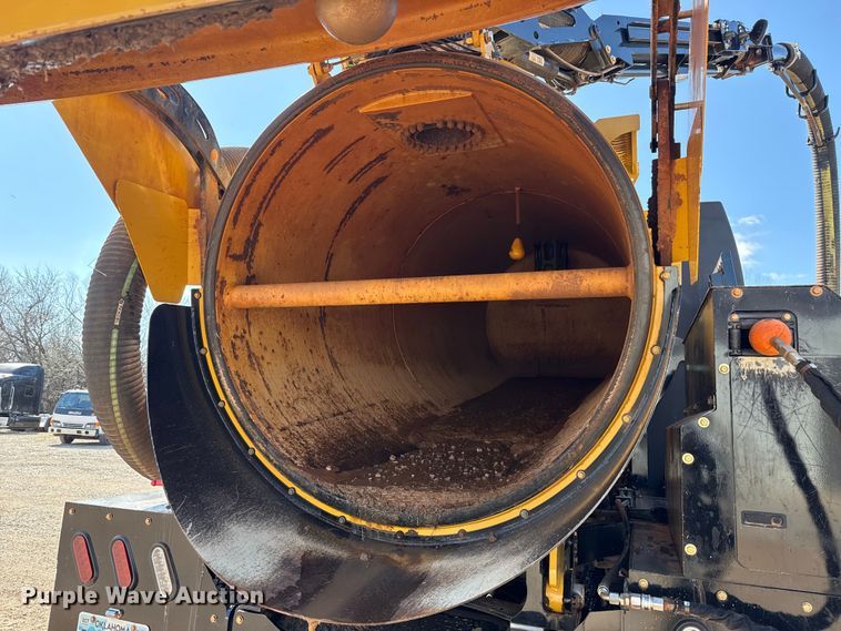 image for item ES5979 2023 Mack Granite hydrovac truck