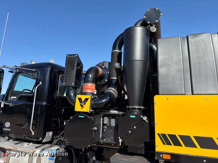 image for item ES5979 2023 Mack Granite hydrovac truck