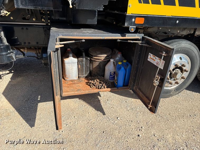 image for item ES5979 2023 Mack Granite hydrovac truck