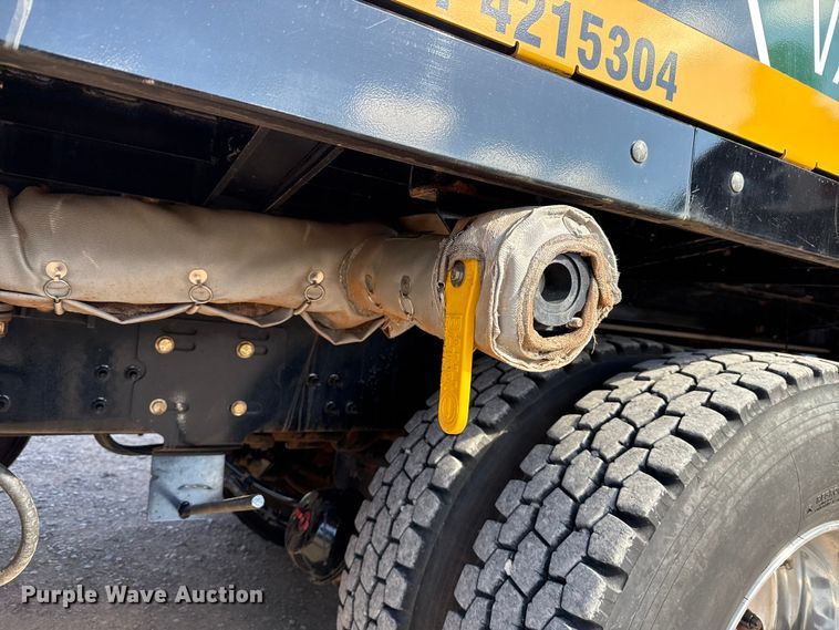 image for item ES5979 2023 Mack Granite hydrovac truck