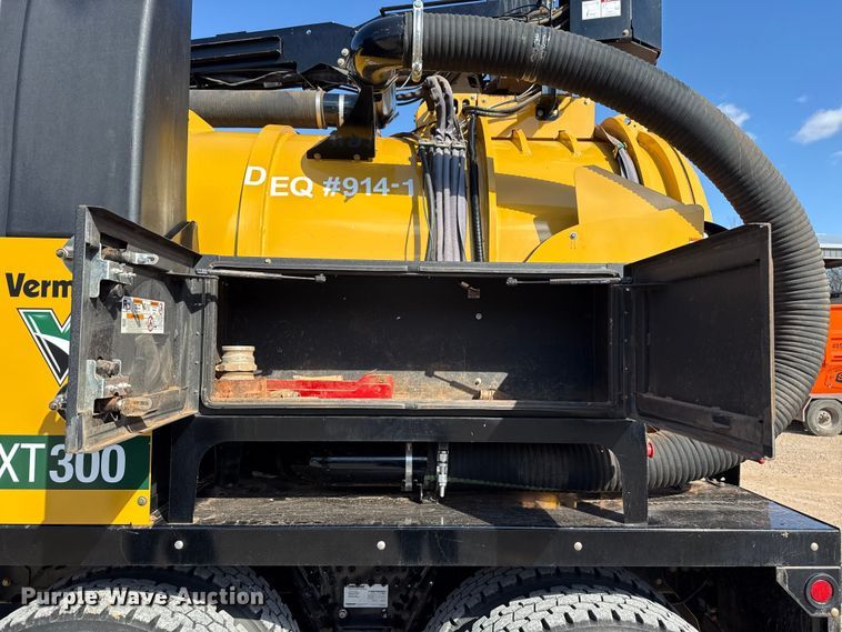 image for item ES5979 2023 Mack Granite hydrovac truck