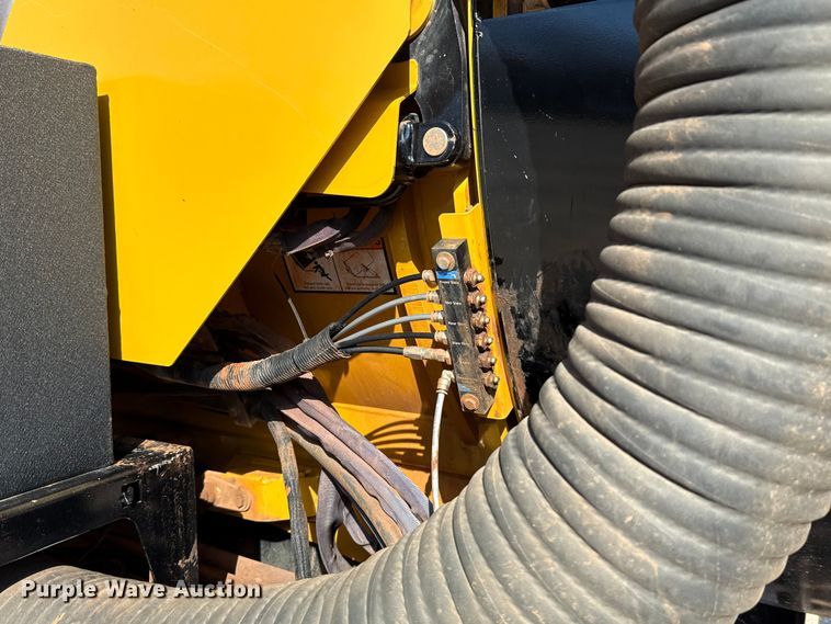 image for item ES5979 2023 Mack Granite hydrovac truck