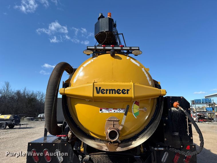 image for item ES5979 2023 Mack Granite hydrovac truck