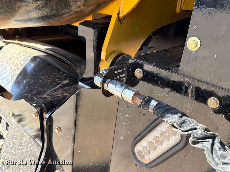 image for item ES5979 2023 Mack Granite hydrovac truck