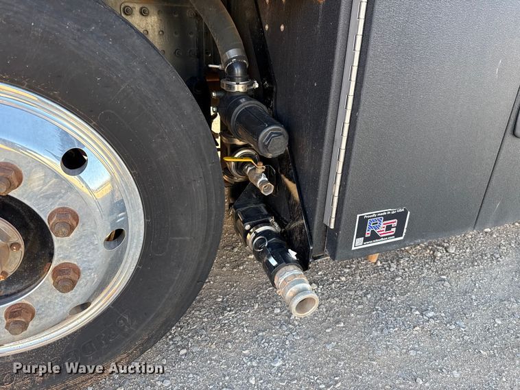 image for item ES5979 2023 Mack Granite hydrovac truck