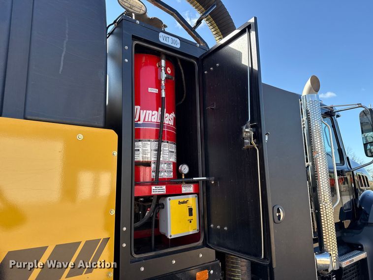 image for item ES5979 2023 Mack Granite hydrovac truck