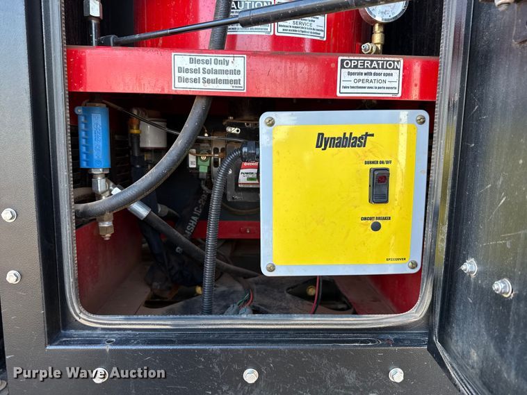 image for item ES5979 2023 Mack Granite hydrovac truck