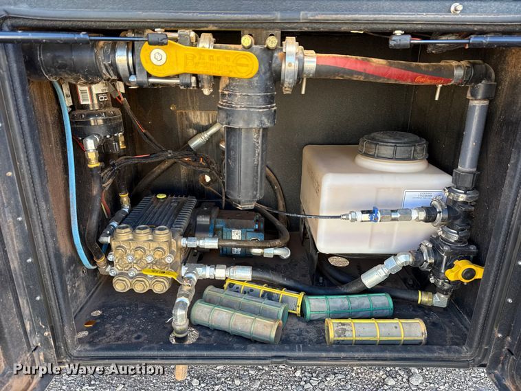 image for item ES5979 2023 Mack Granite hydrovac truck