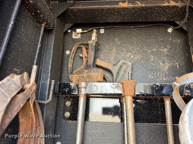 image for item ES5979 2023 Mack Granite hydrovac truck