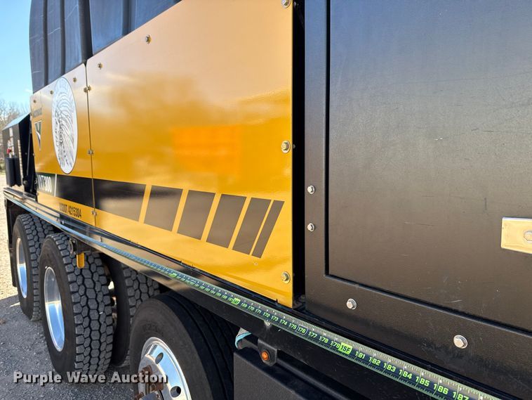 image for item ES5979 2023 Mack Granite hydrovac truck