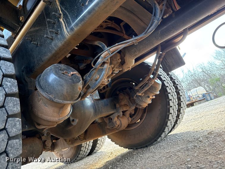 image for item ES5979 2023 Mack Granite hydrovac truck