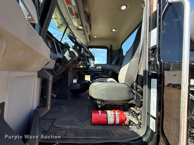 image for item ES5979 2023 Mack Granite hydrovac truck