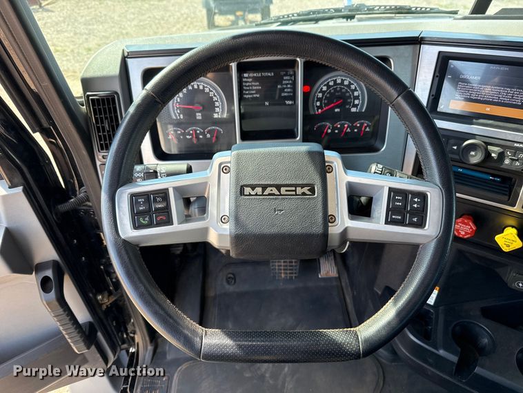 image for item ES5979 2023 Mack Granite hydrovac truck