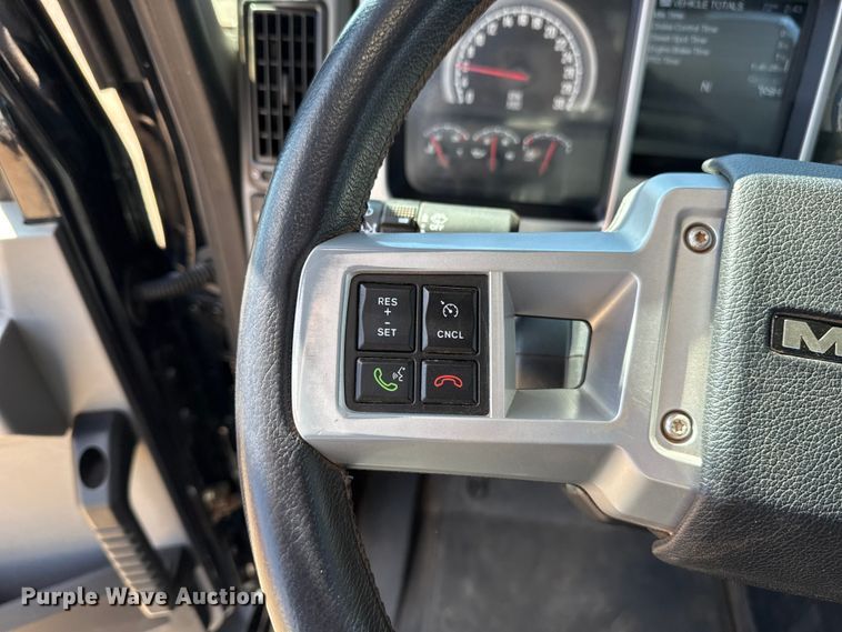 image for item ES5979 2023 Mack Granite hydrovac truck