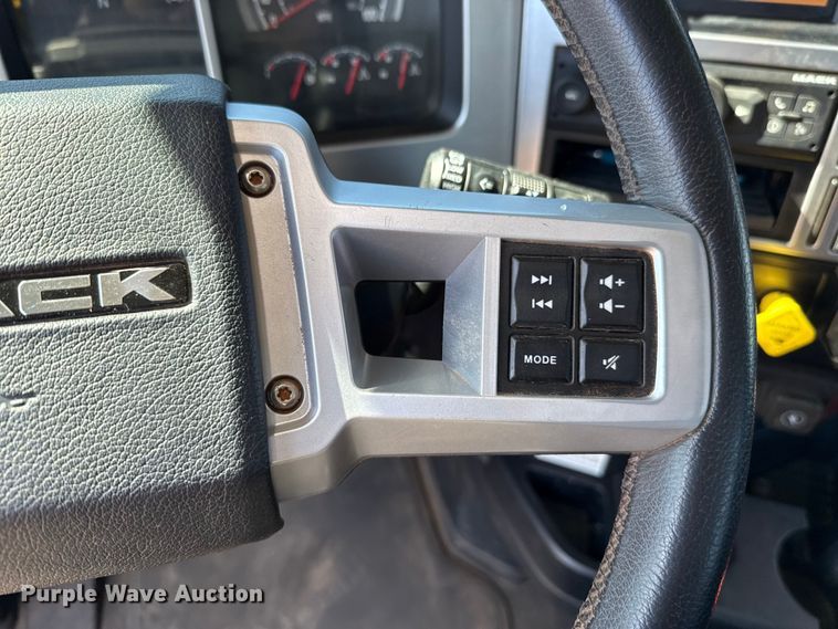 image for item ES5979 2023 Mack Granite hydrovac truck