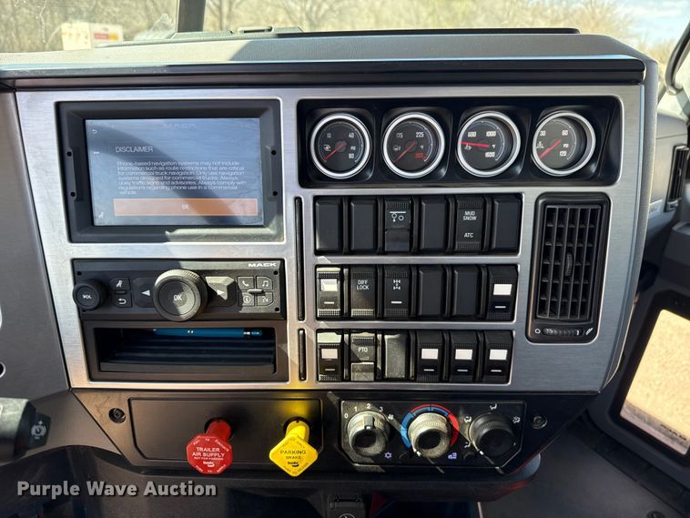 image for item ES5979 2023 Mack Granite hydrovac truck