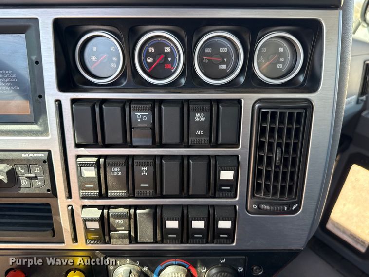 image for item ES5979 2023 Mack Granite hydrovac truck