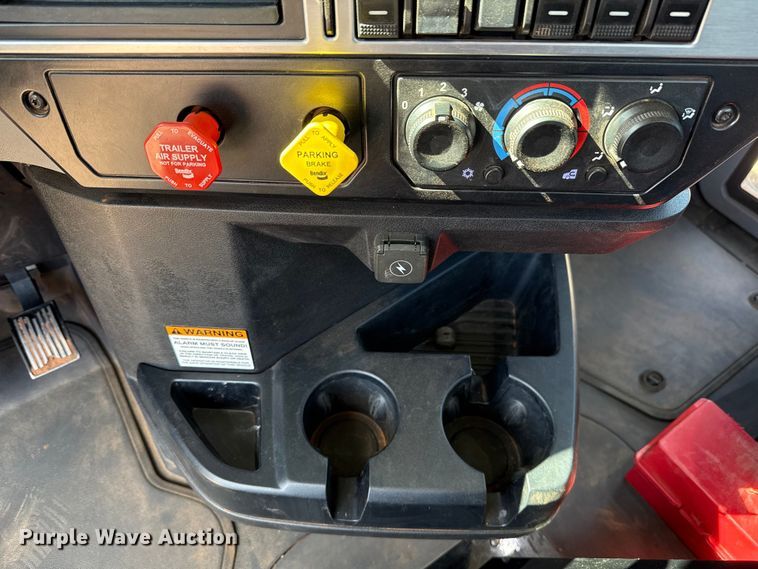 image for item ES5979 2023 Mack Granite hydrovac truck