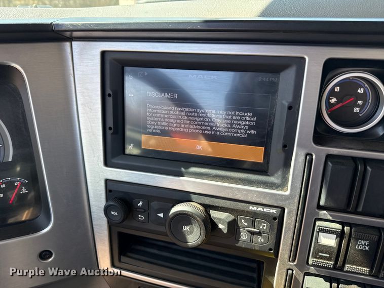 image for item ES5979 2023 Mack Granite hydrovac truck